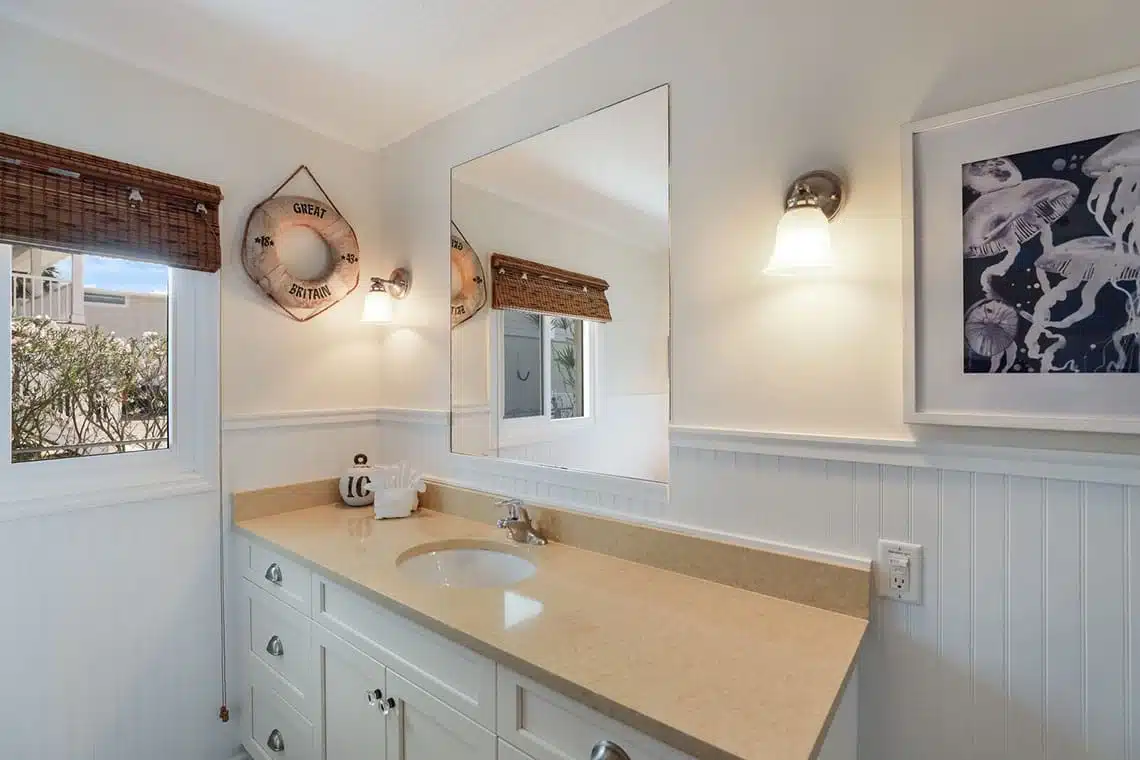 214-lakeview-dr-anna-maria-guest-bathroom-sink